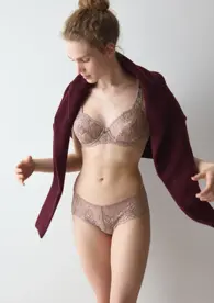 AMOURETTE BERRY