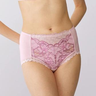 天使のブラ 魔法のハリ感626 はきこみ深めショーツ, ピンク, model