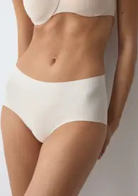 BODY MAKE-UP ILLUSION