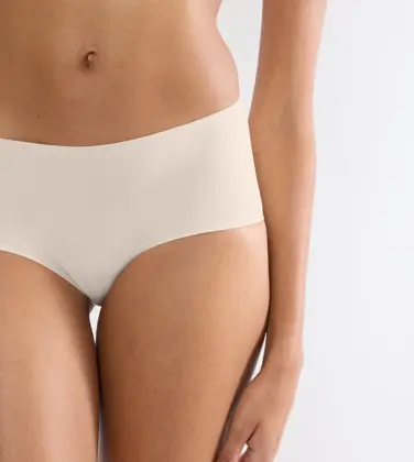 BODY MAKE-UP ILLUSION