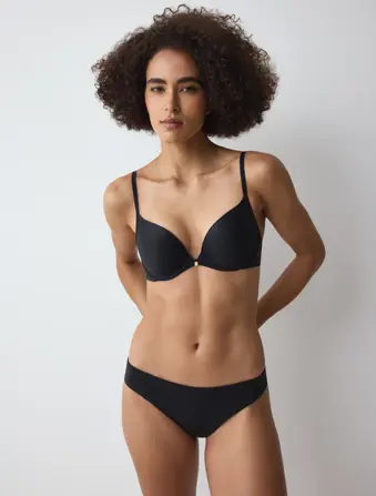 BODY MAKE-UP ESSENTIALS