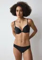 BODY MAKE-UP ESSENTIALS
