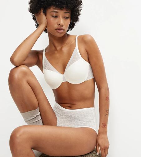 TRIUMPH SIGNATURE SHEER BEIGE