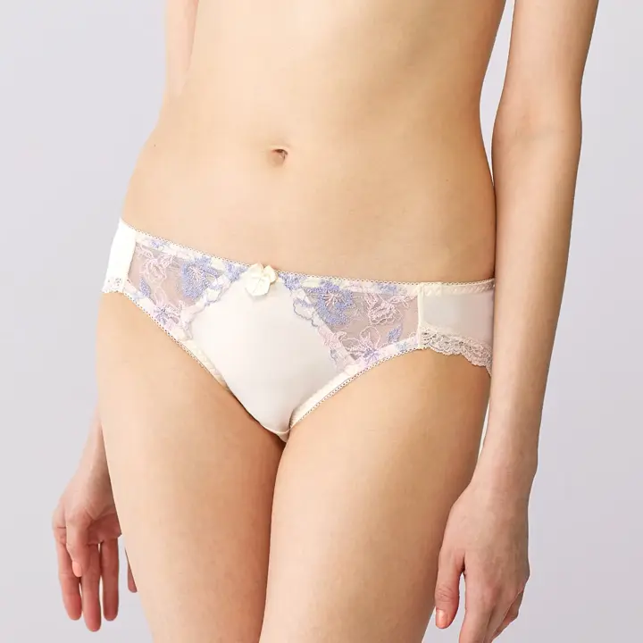 【WEB限定】美胸ソフトブラ クラッシーペタルズ ブラ＆ショーツセット, ホワイト, model image number 1