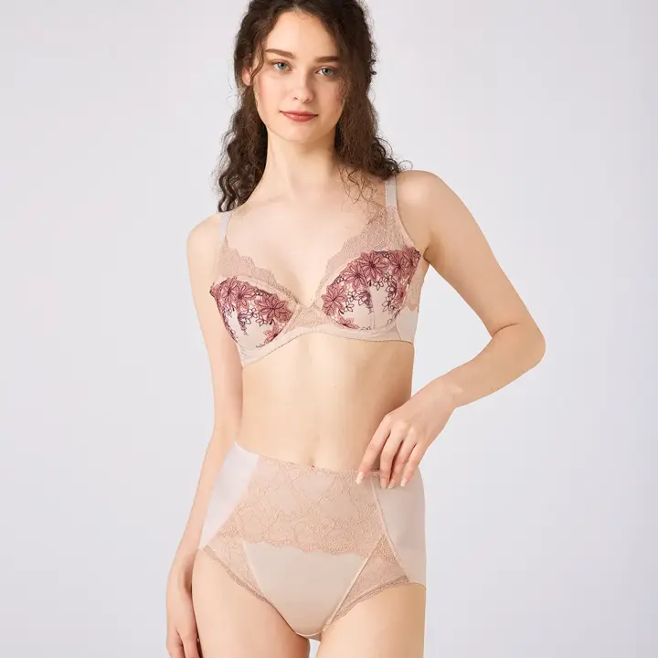 ゴールドレーベル バイ トリンプ4008 はきこみ深めショーツ, ベージュ, model image number 1