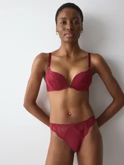 LOVE IN LACE