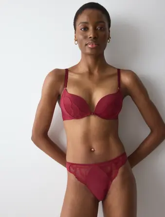 LOVE IN LACE
