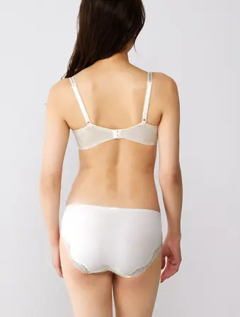 天使のブラ スリムライン レッドレーベル バイ トリンプ0118 ブラジャー