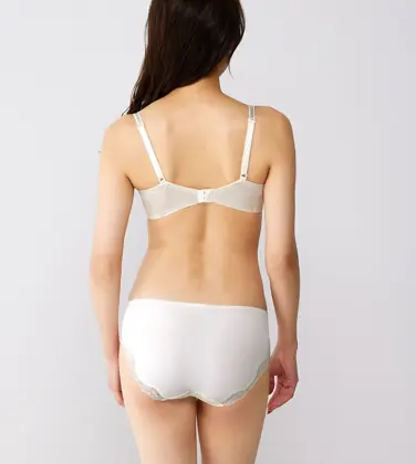天使のブラ スリムライン レッドレーベル バイ トリンプ0118 ブラジャー