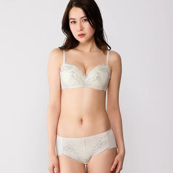 【SALE】優々ブラ630 ノンワイヤーブラジャー, ホワイト, model image number 2