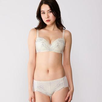 優々ブラ630 ノンワイヤーブラジャー, ホワイト, model image number 2