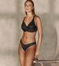 Triumph EMBROIDERED MINIMISER BRA - Black - Minimiser