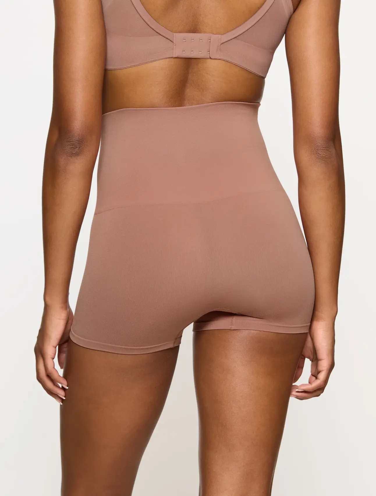 TRIUMPH SOFT SCULPT