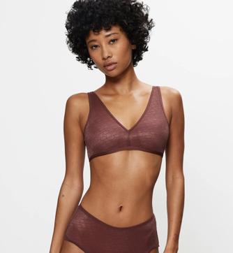 TRIUMPH SIGNATURE SHEER