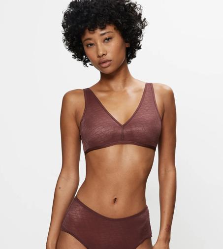 TRIUMPH SIGNATURE SHEER