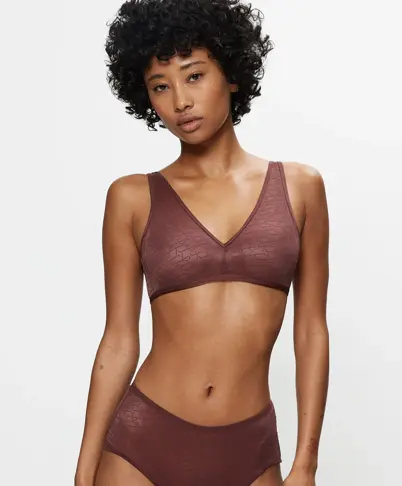 TRIUMPH SIGNATURE SHEER