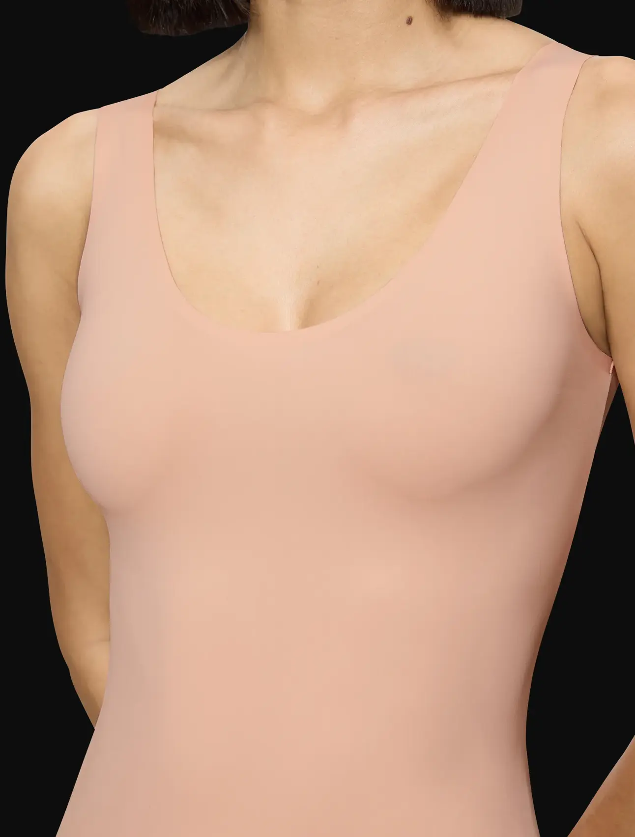 BODY MAKE-UP ILLUSION
