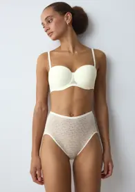 TRIUMPH SIGNATURE SHEER