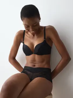 LOVE IN LACE