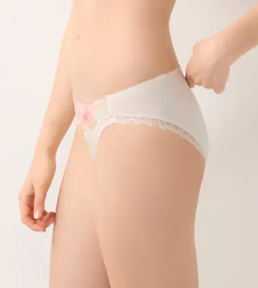 天使のブラ 魔法のハリ感656 レギュラーショーツ