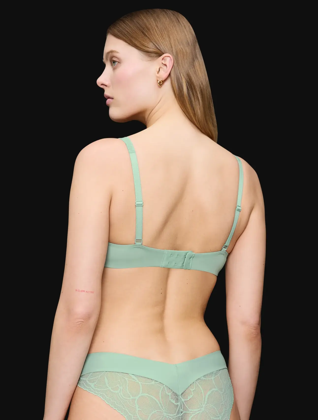 BODY MAKE-UP ILLUSION LACE