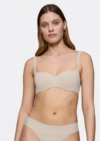 BODY MAKE-UP ILLUSION