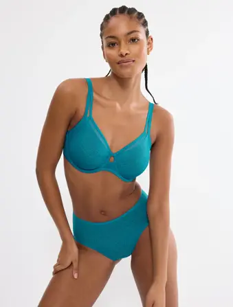TRIUMPH SIGNATURE SHEER