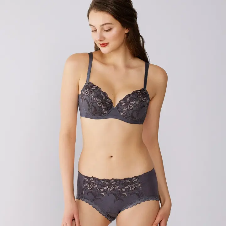 トリンプ プレミアム ゴールドレーベル4006 はきこみ深めショーツ【一部カラーSALE】, グレー, model image number 1