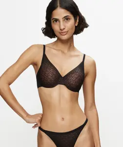 TRIUMPH SIGNATURE SHEER