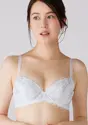 レッドレーベル バイ トリンプ
