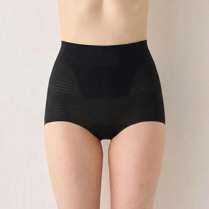 おなかサポート美ラインシェイパー ショートガードル, ブラック, model image number 0