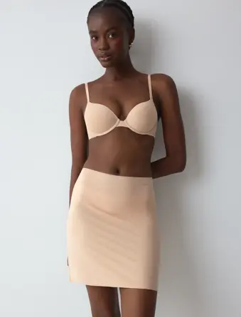 BODY MAKE-UP