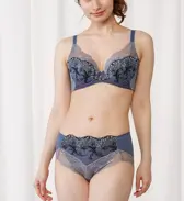 【SALE】トリンプ プレミアム ゴールドレーベル4002 はきこみ深めショーツ, ブルー, model image number 1