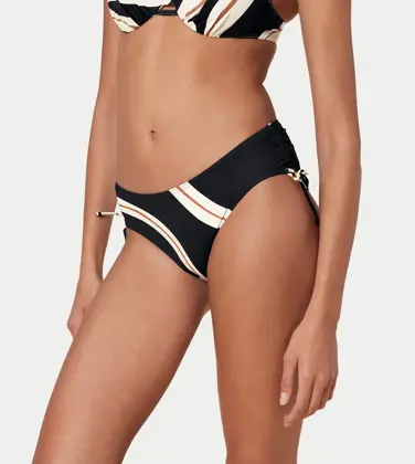 SUMMER ALLURE