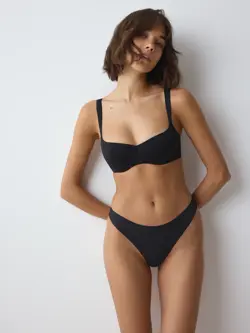 BODY MAKE-UP ILLUSION