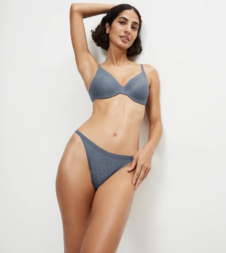 TRIUMPH SIGNATURE SHEER in BLUE