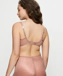 TRIUMPH SIGNATURE SHEER