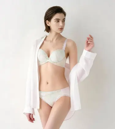 レッドレーベル バイ トリンプ0128 ブラジャー