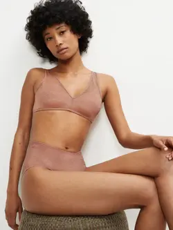 TRIUMPH SIGNATURE SHEER