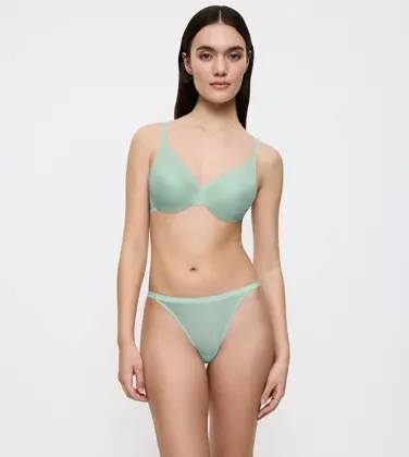 TRIUMPH SIGNATURE SHEER