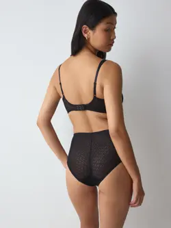 TRIUMPH SIGNATURE SHEER
