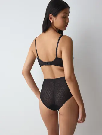 TRIUMPH SIGNATURE SHEER