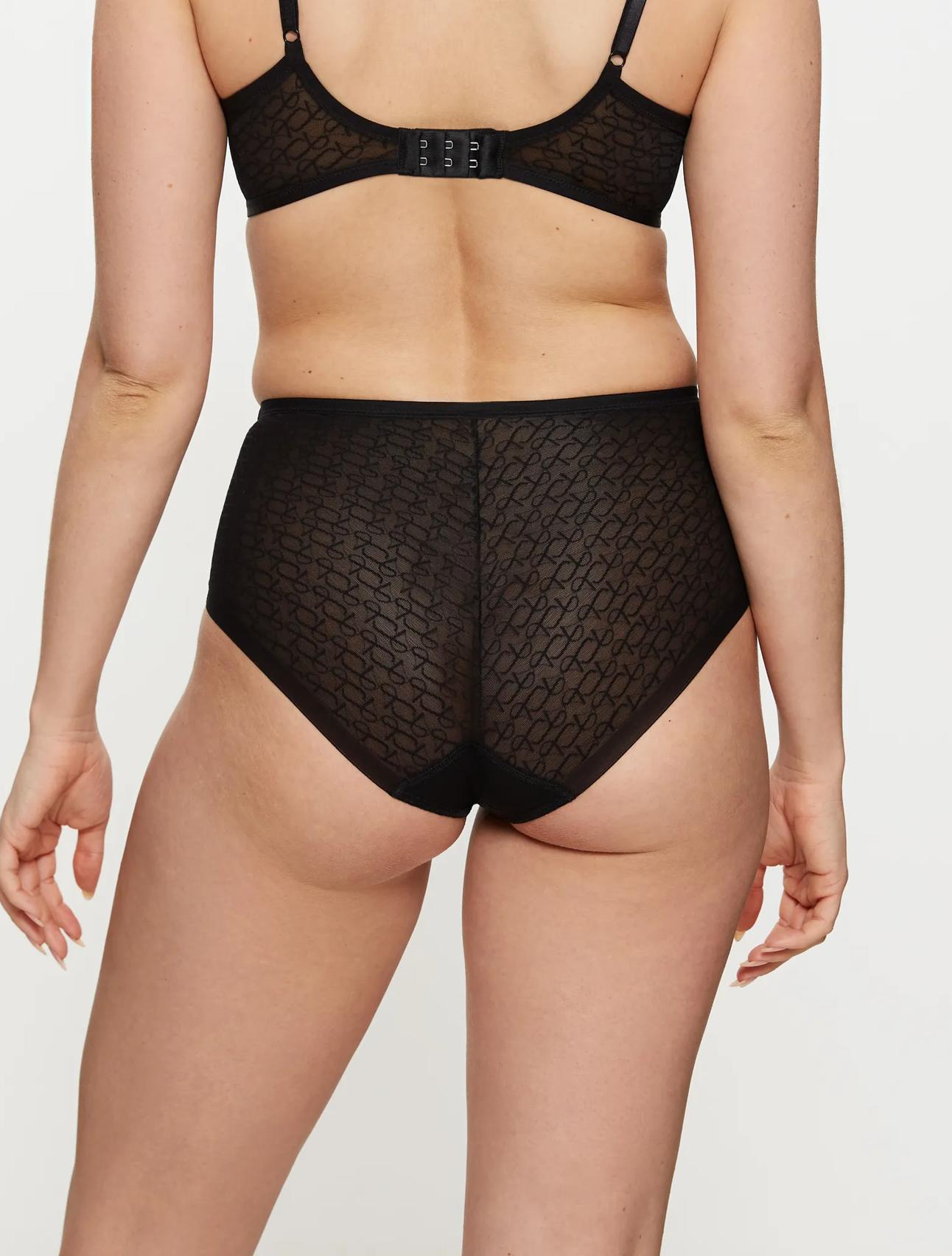 TRIUMPH SIGNATURE SHEER