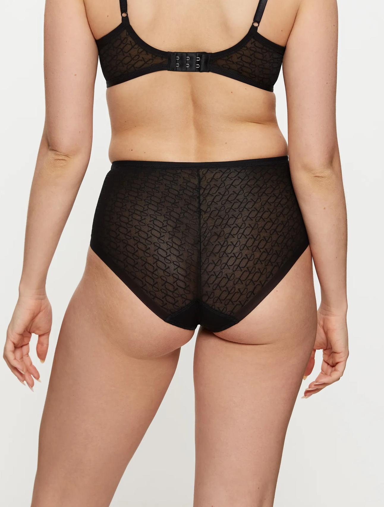 TRIUMPH SIGNATURE SHEER