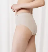 SO COMFORTABLE7610 はきこみ深めショーツ, ホワイト, model image number 1