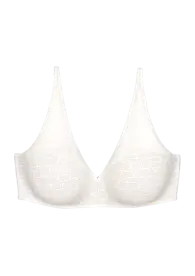 TRIUMPH SIGNATURE SHEER