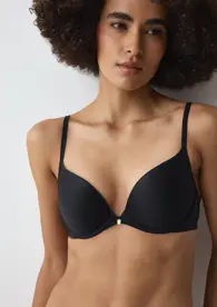 BODY MAKE-UP ESSENTIALS
