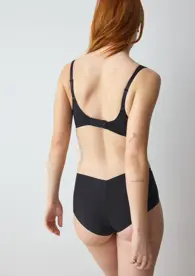 BODY MAKE-UP ILLUSION