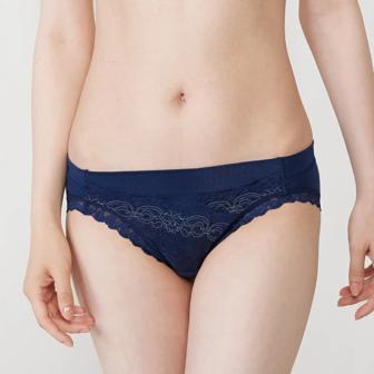 トリンプ プレミアム ゴールドレーベル4000 レギュラーショーツ【一部カラーSALE】, ブルー, model