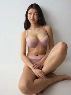 LOVE IN LACE